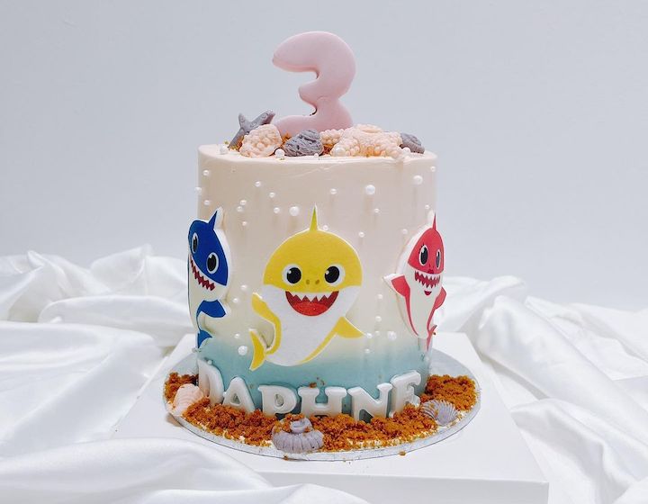 birthday cakes singapore honeypeachsg bakery baby shark birthday cake