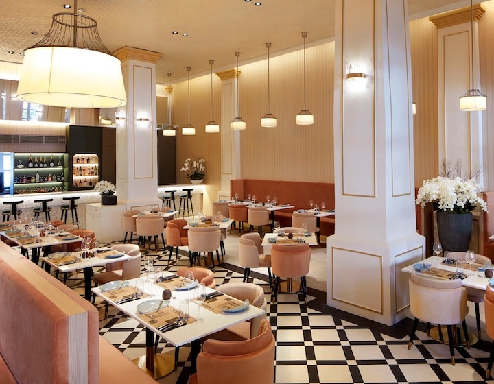 Romantic Restaurants in Singapore moonbow