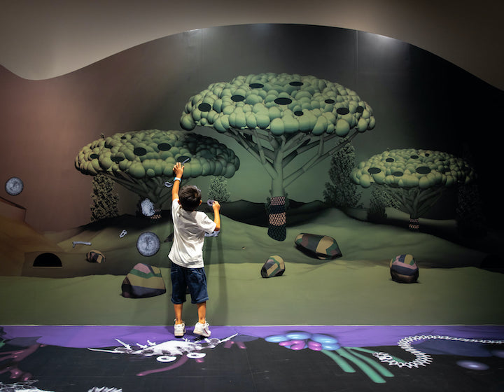 free museum singapore – National Gallery Singapore Boy Playing with Exhibit