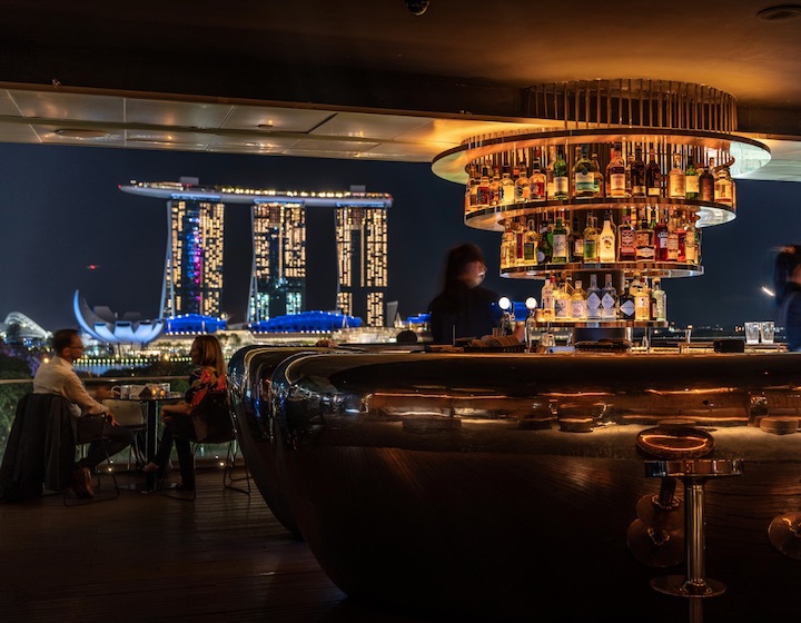 restaurant and rooftop bar in singapore affordable