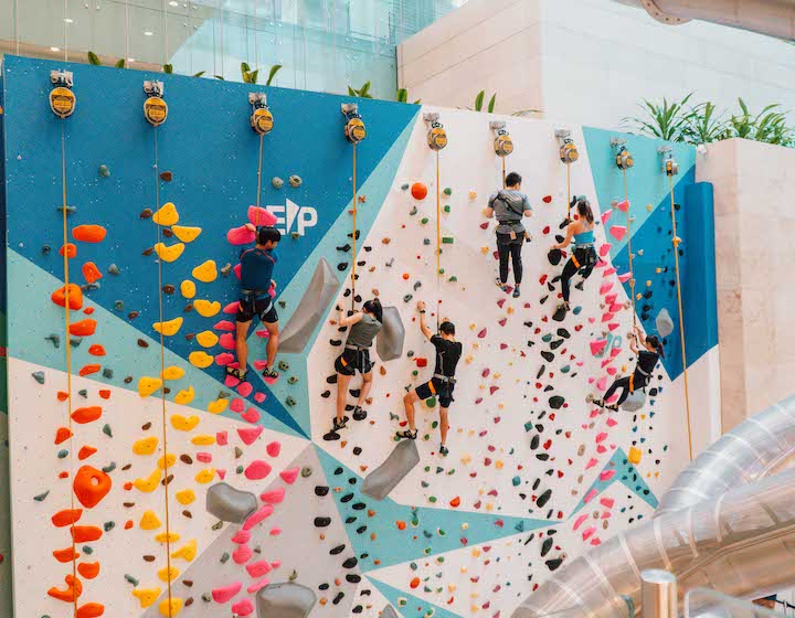 climb t3 rock climbing changi airport with Bouldering 