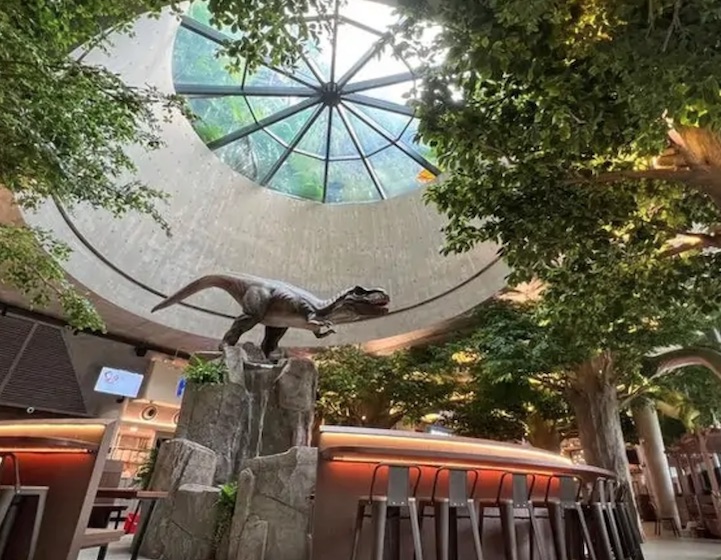 dinosaurs at new jurassic nest food hall