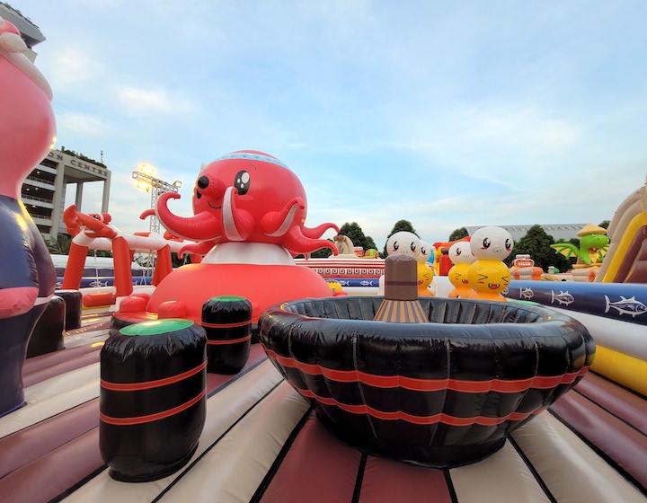 Gastrobeats bouncy castles for kids Jumptopia