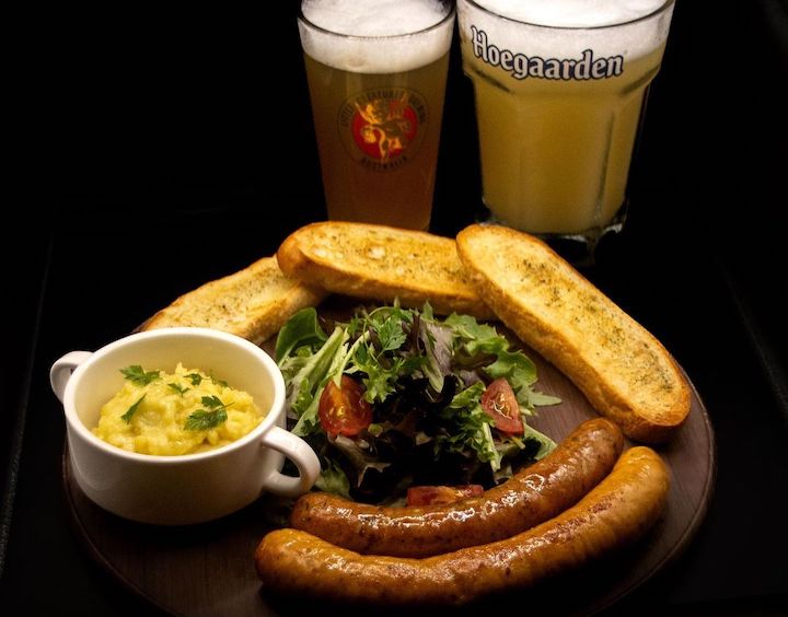 kid friendly restaurants and cafes singapore little lazy lizard beer, salad, soup, bread, sausages