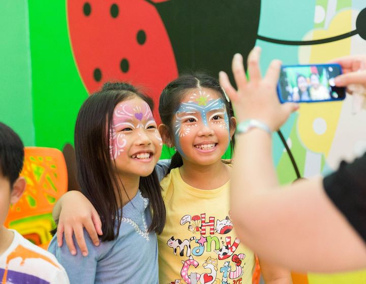 kids-birthday-party-planner-singapore-party-heart-face-painting