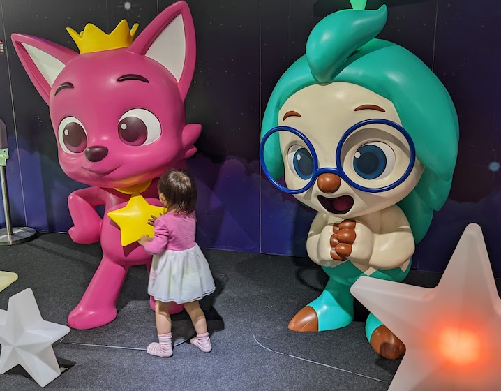 pinkfong baby shark playground