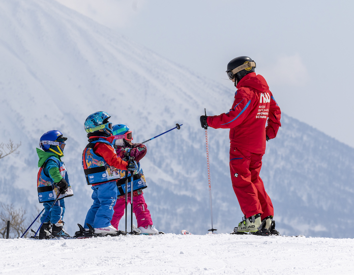 niseko skiing with kids