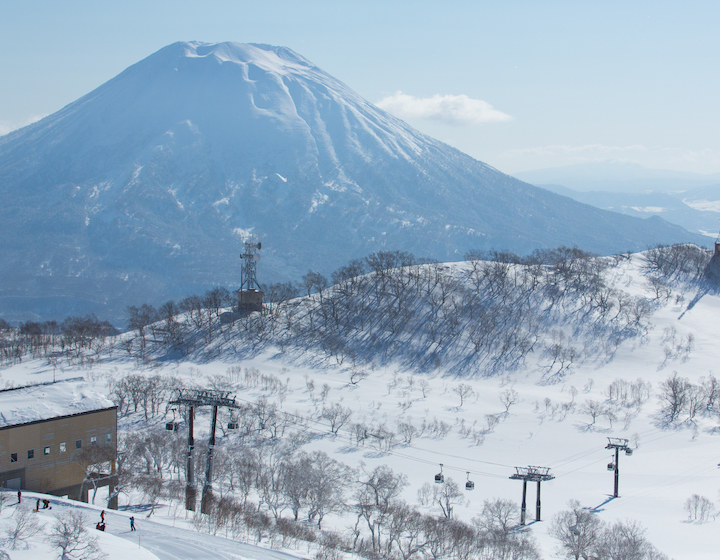 skiing in niseko with kids