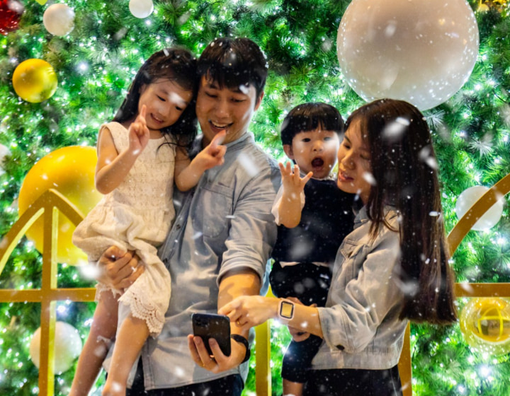 where to see snow in singapore - The Star Vista