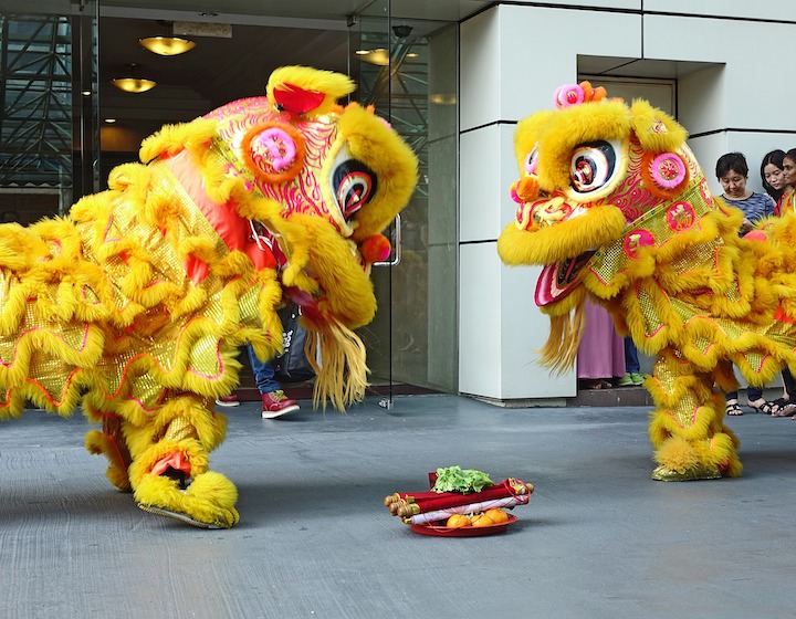 Chinese New Year Events 2023 Singapore Lion and Dragon Dance at Jurong Point