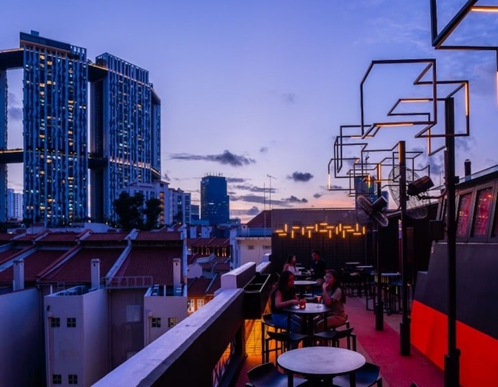 rooftop bar Singapore: levant 