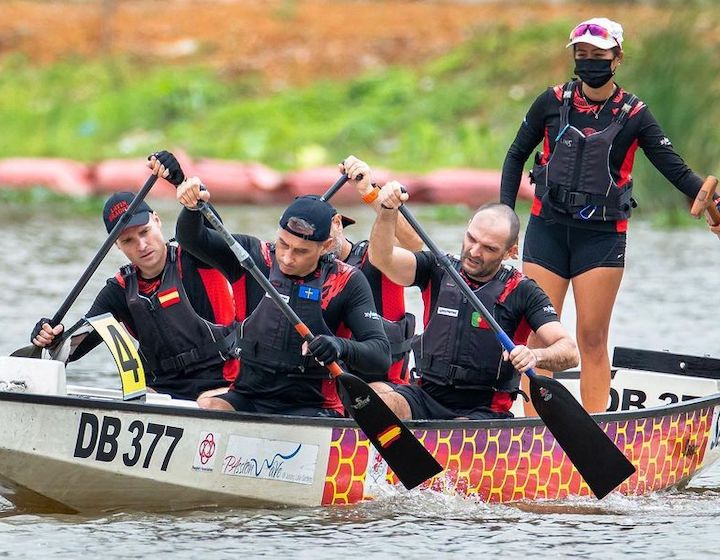 Fun team bonding activities Singapore dragon boat activity