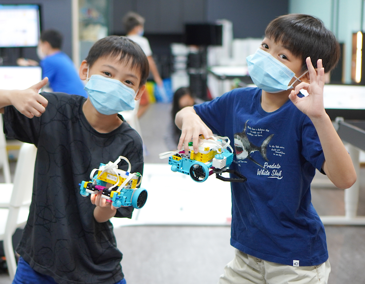 Nullspace Robotics Students with Robot Cars