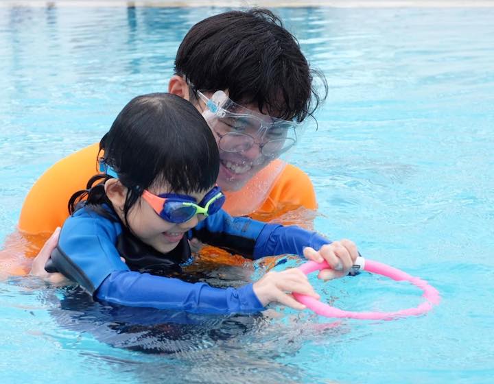 swimming lessons singapore red dot penguins swim school