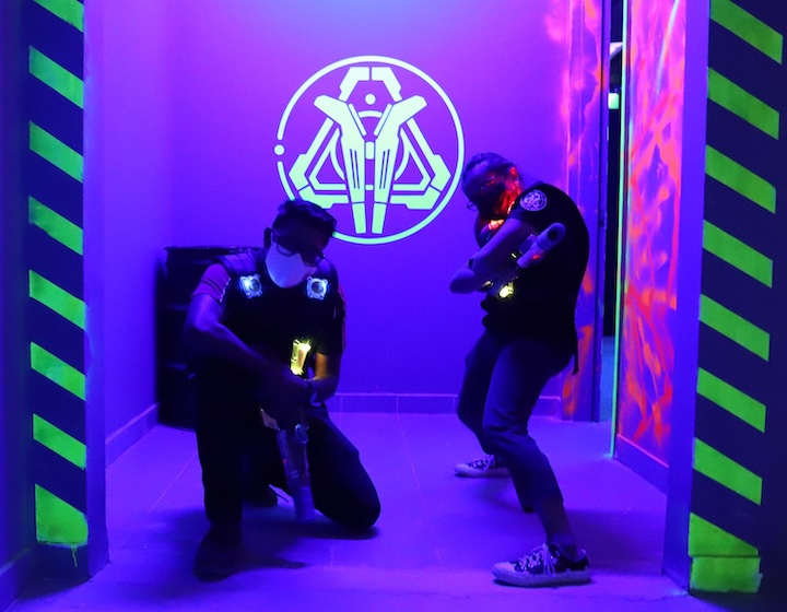 laser tag singapore - singapore discovery centre black lake laser battlefield