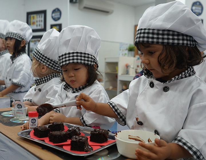 chatsworth international school - mini chefs brownies