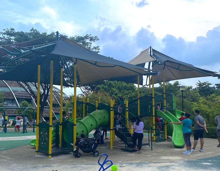 kid-friendly guide to sengkang - sengkang riverside park playground