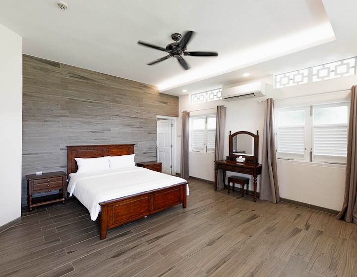 chalet singapore - civil service club - bedroom