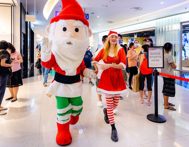 free mall shows meet and greet - Santa at VivoCity
