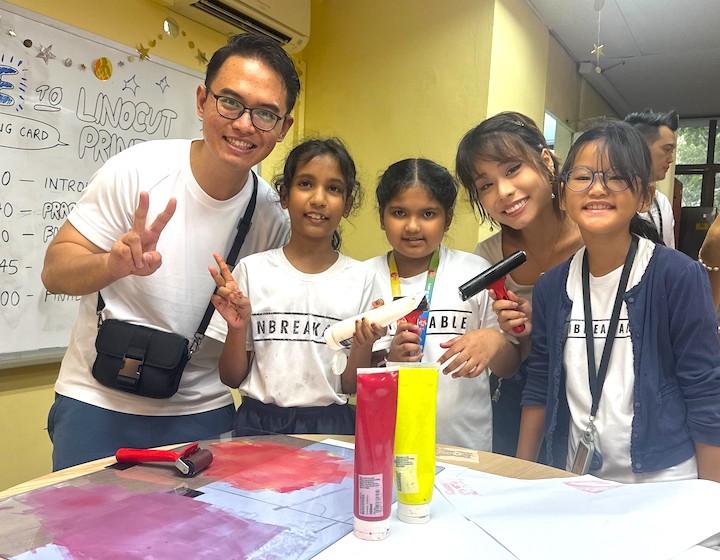 volunteer in singapore with kids - Glyph Community