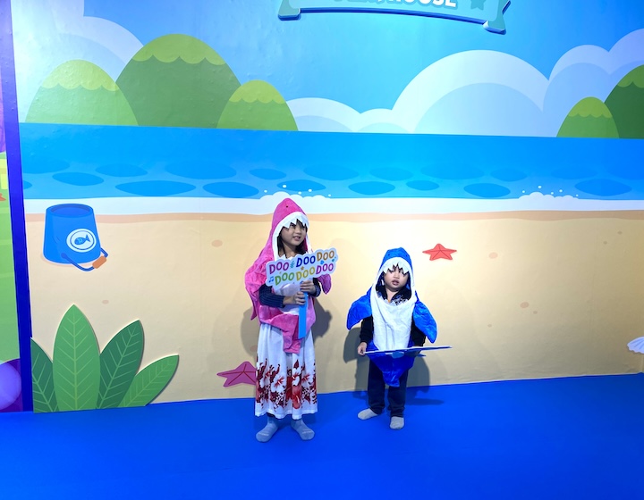pinkfong & baby shark - dress-up station