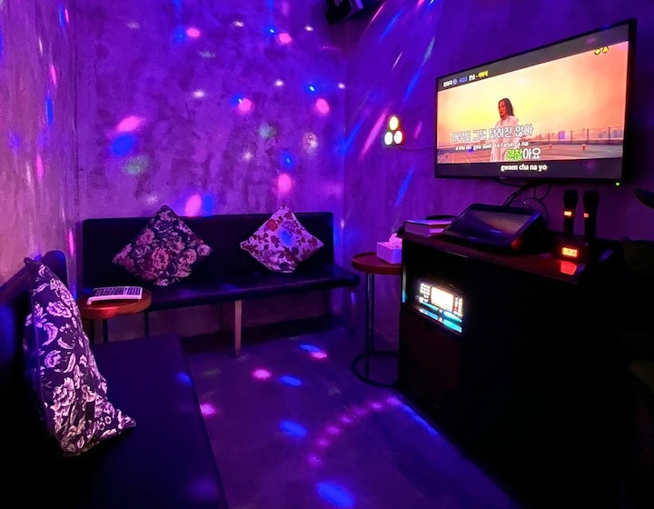 karaoke singapore - ktv - kommune by 82 socialhouse - karaoke room