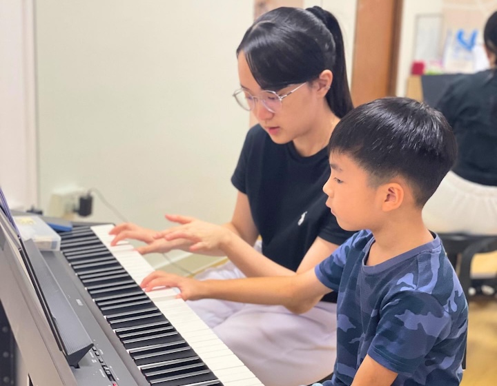 piano lesson singapore - creative hearts