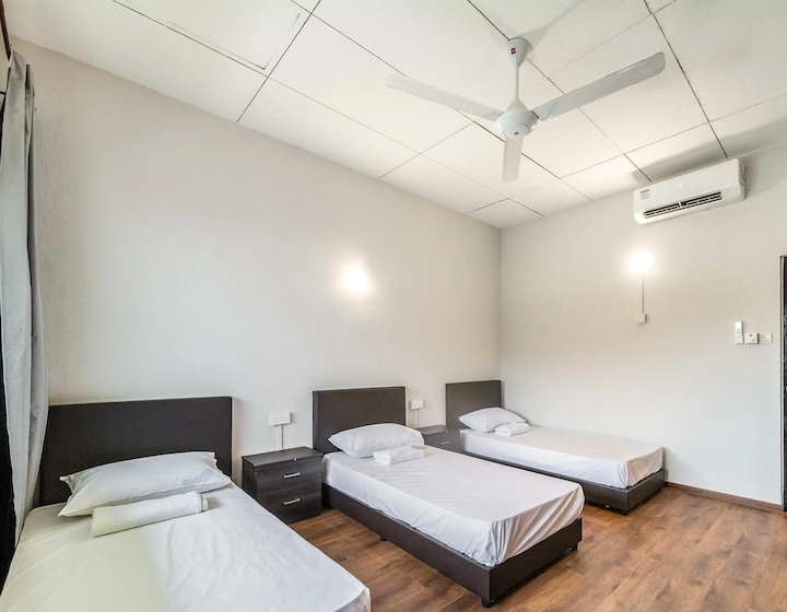 chalet singapore - tee side chalet - pasir ris bedroom
