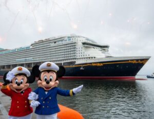 Disney Adventure cruise in singapore with mickey and minnie