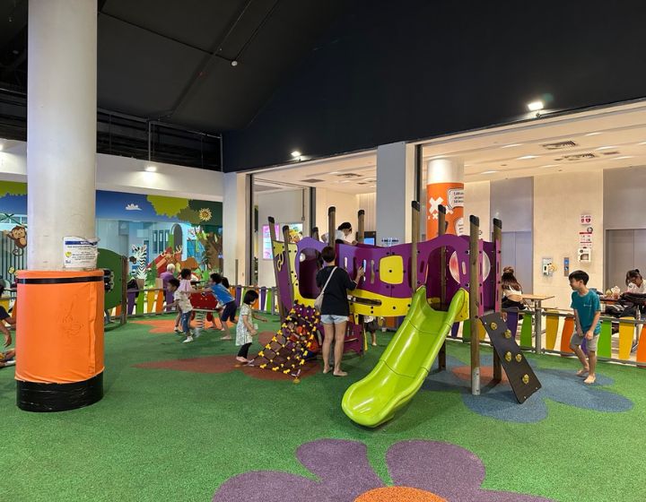 Free indoor playground in Singapore - our tampines hub basement 1 playground