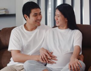 virtus fertility centre singapore - asian couple pregnant happy