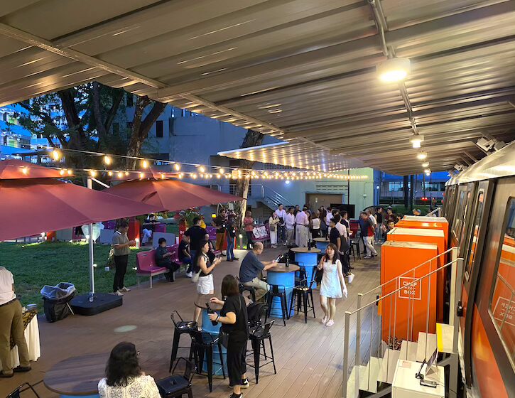 tiny pod train pod - dining - outdoor dining area