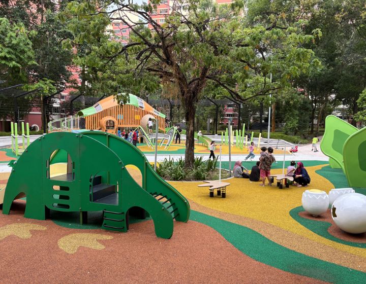 free dinosaur park in singapore - dinosaur playgrounds - brontosaur park pasir ris
