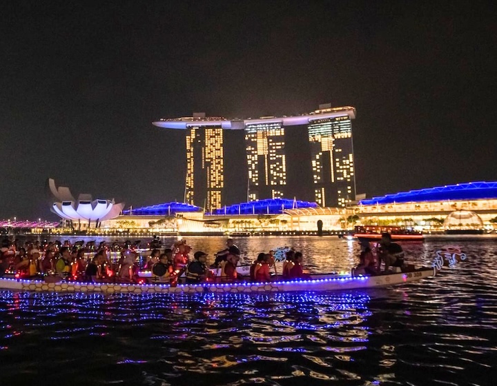 i light singapore 2025 - glow up paddle