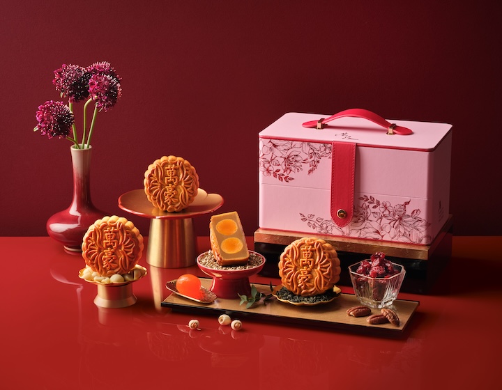 mooncake - mooncake singapore - mooncake festival - mid-autumn festival - traditional mooncake - snowskin moooncake - durian mooncake - halal mooncake - Singapore Marriott Tang Plaza Hotel