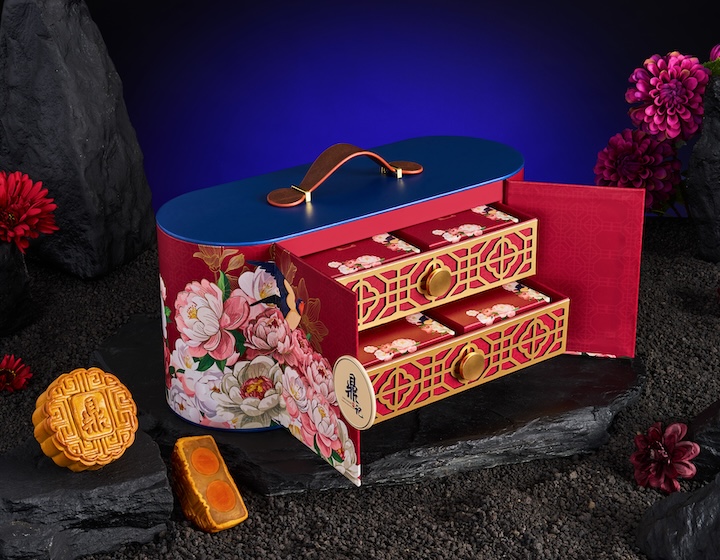 mooncake - mooncake singapore - mooncake festival - mid-autumn festival - traditional mooncake - snowskin moooncake - durian mooncake - halal mooncake ding bakery mooncake