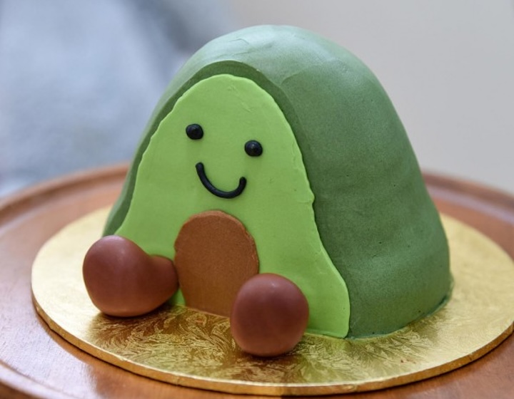 birthday cake singapore - cake shop - cake delivery singapore - bakery near me - cake near me - halal cakes singapore - the frosted chick