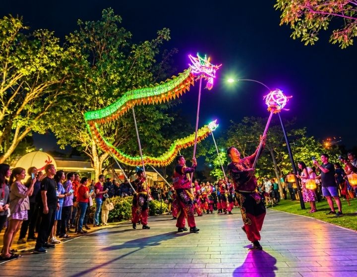 gardens by the bay mid autumn festival light-up - dragon dancce