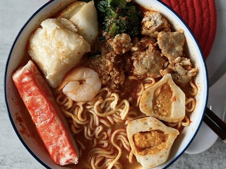 supper spots in singapore - late night food - uncle kkm noodles