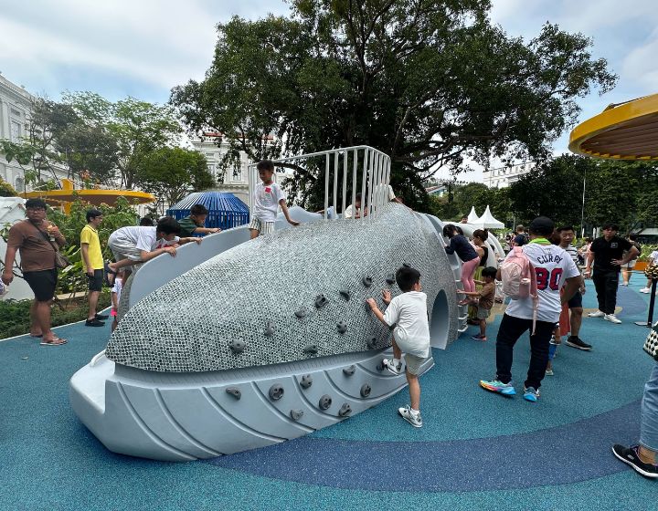 best free outdoor playgrounds in singapore - a whale of a tale national museum singapore