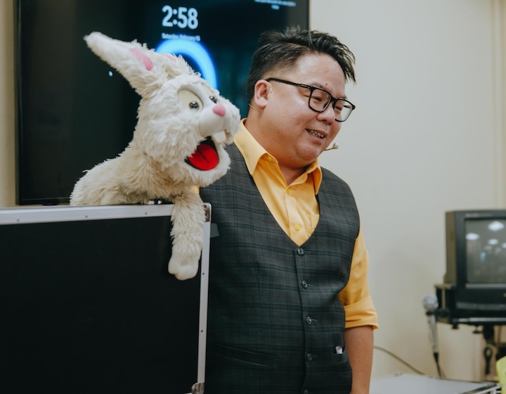 magicians singapore - mr egg magic