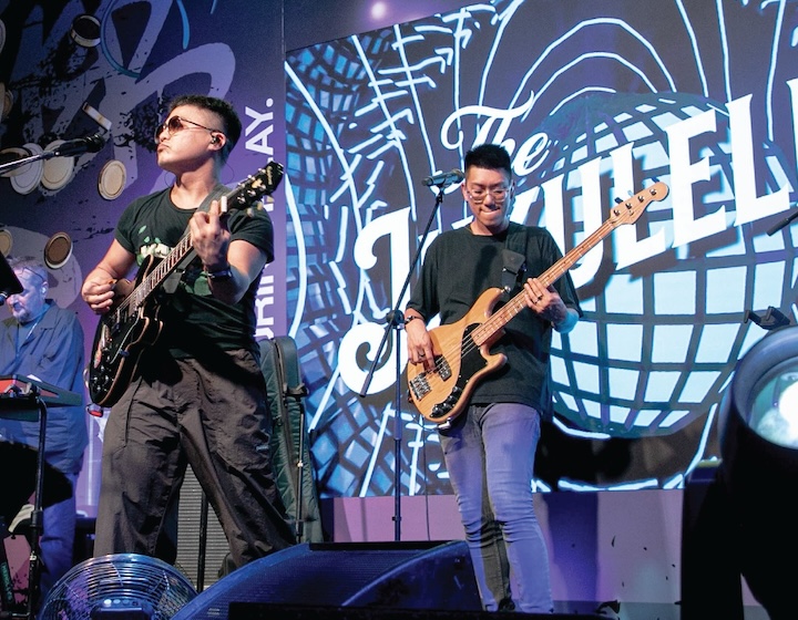 live band singapore - live music singapore - clarke quay bar - level up