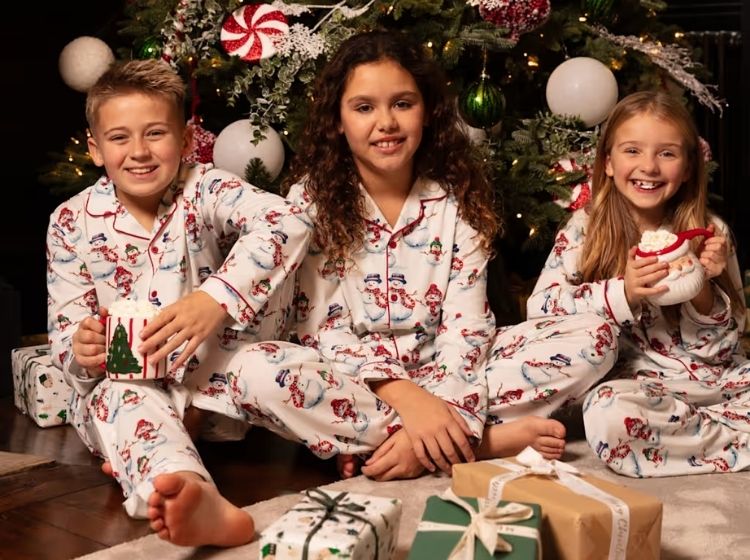 christmas pyjamas - marks & spencers - christmas pyjamas for kids - snowman theme