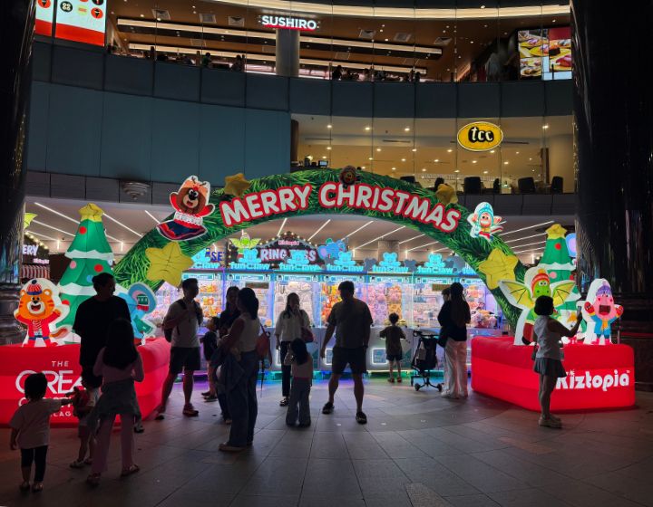 Orchard Road light up photos - christmas on a great street - festive village