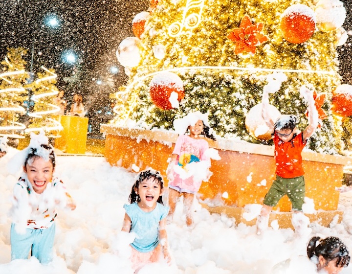 snow in singapore - tanglin mall