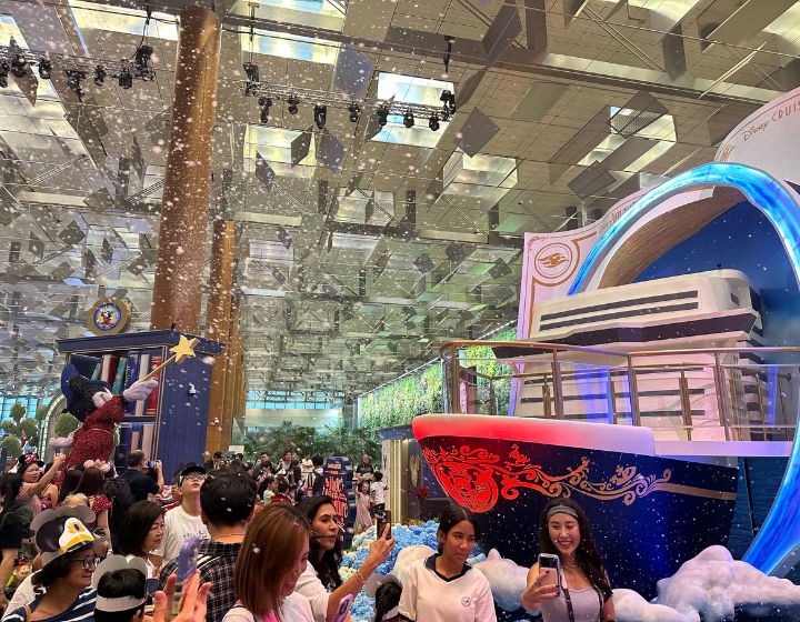 snow in singapore - changi aiport snowfall