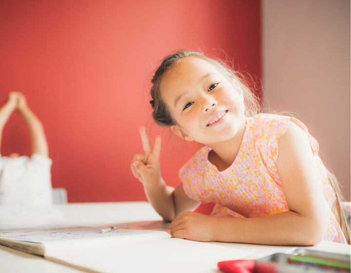 Alliance Française de Singapour - girl learning - class