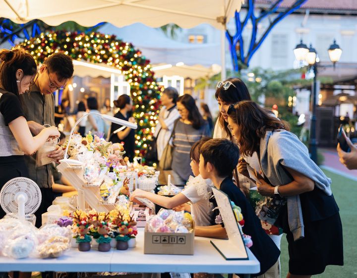 christmas markets in singapore - chijmes 