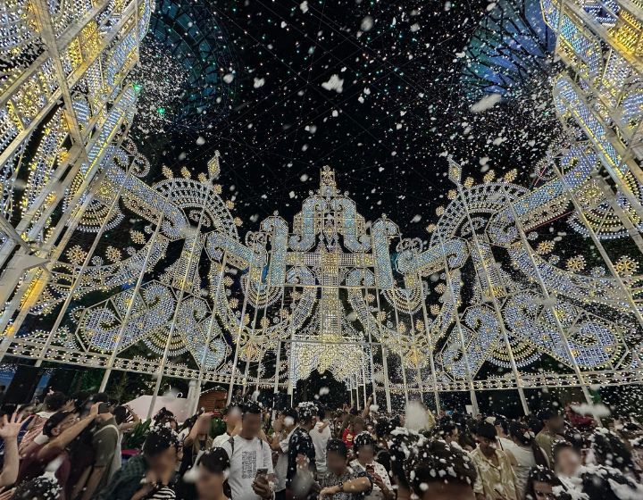 Christmas wonderland at gbtb - spalliera snowfall blizzard time