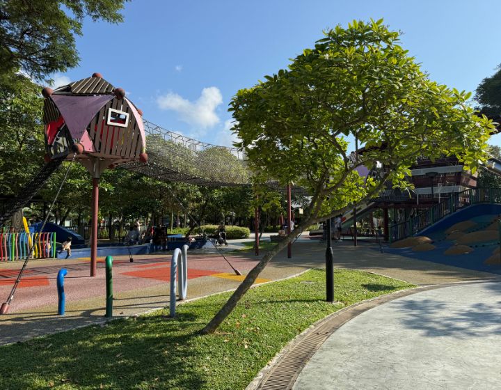marine cove playground - lighthouse - rope bridge